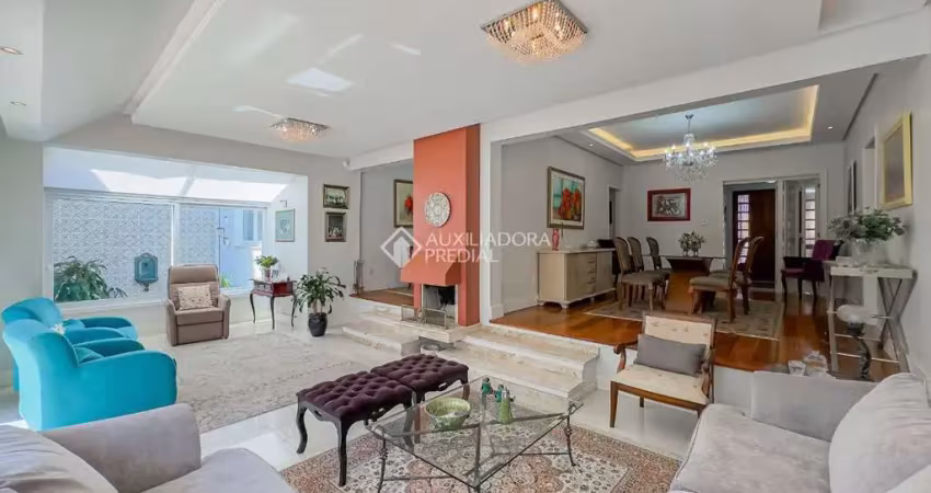 Casa com 6 quartos à venda na Rua de Souza Júnior, 103, Medianeira, Porto Alegre