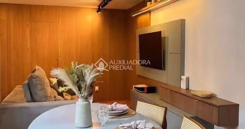 Apartamento com 3 quartos à venda na Rua Liberdade, 204, Rio Branco, Porto Alegre