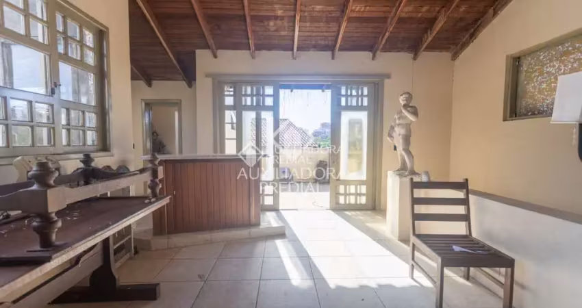 Casa com 3 quartos à venda na Rua Carlos Huber, 1020, Três Figueiras, Porto Alegre