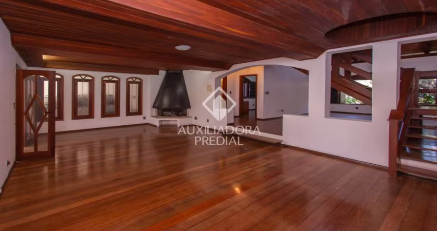 Casa com 3 quartos à venda na Rua Doutor João Simplício Alves de Carvalho, 527, Vila Ipiranga, Porto Alegre