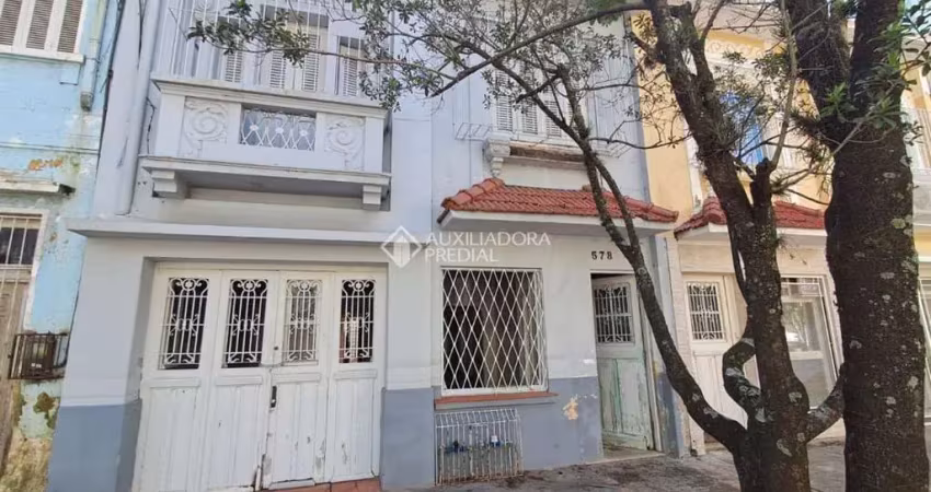 Casa com 3 quartos à venda na Rua São Carlos, 578, Floresta, Porto Alegre