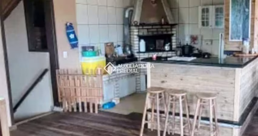 Casa com 3 quartos à venda na Sessenta E Três, 35, Centro, Balneário Pinhal