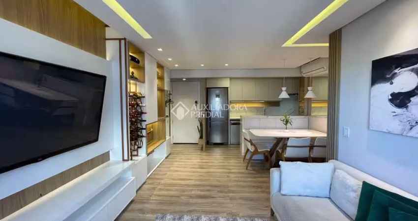 Apartamento com 3 quartos à venda na Rua Frederico Otávio Domingues Barbosa, 50, São Sebastião, Porto Alegre