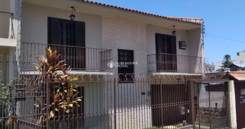 Casa com 3 quartos à venda na Rua Engenheiro Alfredo Mayer Waldeck, 65, São João, Porto Alegre
