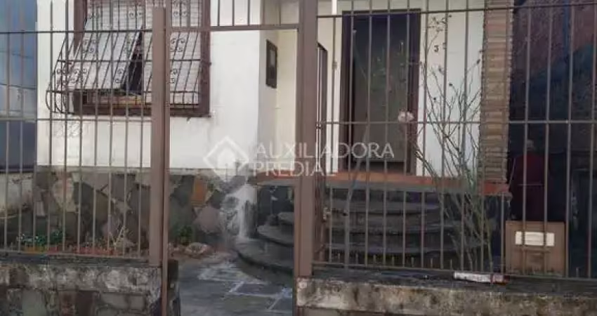 Casa com 3 quartos à venda na Rua Artur Fabião Carneiro, 35, Passo da Areia, Porto Alegre