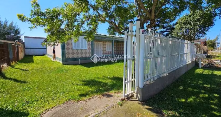 Casa com 3 quartos à venda na Ijuí, 838, Praia Do Magistério, Balneário Pinhal