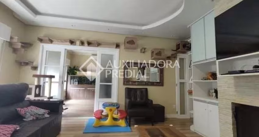 Casa com 3 quartos à venda na Rua Eustáquio Inácio da Silveira, 365, Belém Novo, Porto Alegre