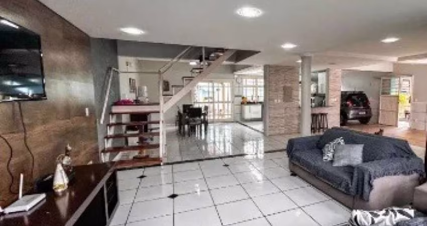 Casa com 4 quartos à venda na Rua Jerolomo Minuzo, 146, Vila Nova, Porto Alegre