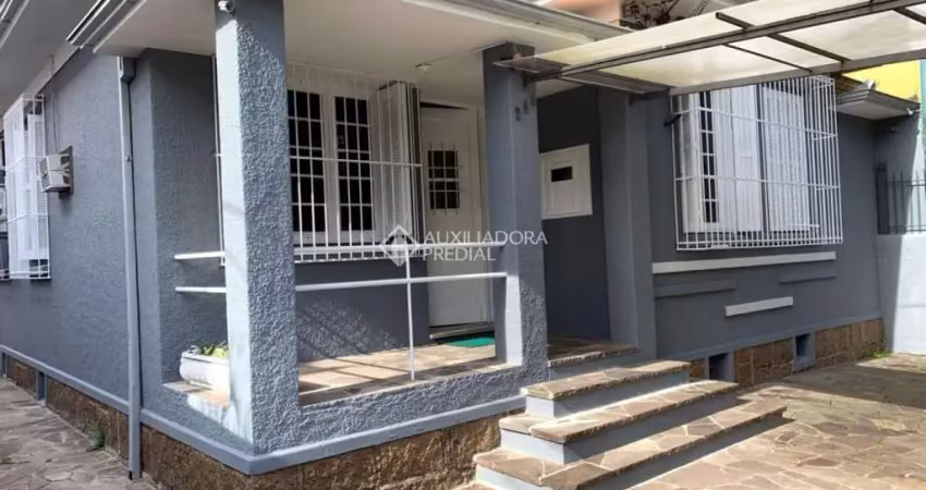 Casa com 3 quartos à venda na Avenida Bastian, 294, Menino Deus, Porto Alegre