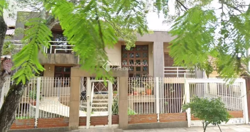 Casa com 5 quartos à venda na Rua São Francisco de Assis, 357, Santo Antônio, Porto Alegre