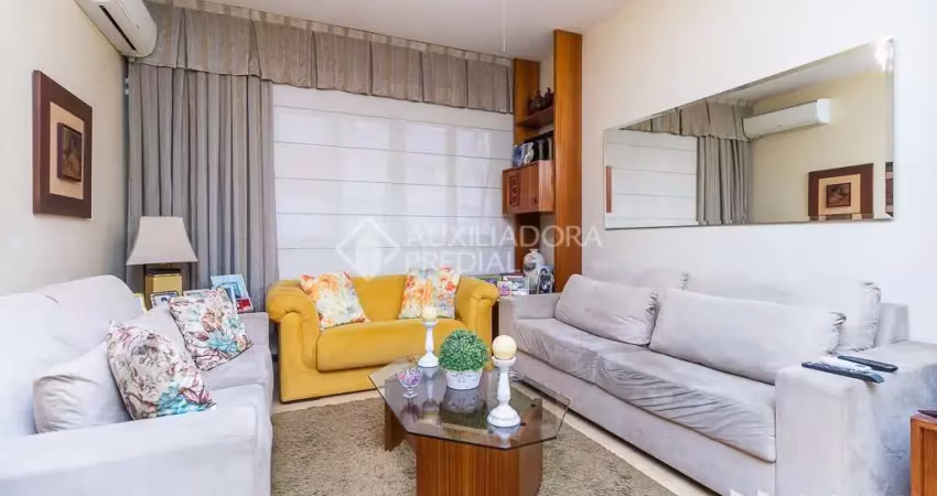 Apartamento com 3 quartos à venda na Rua Duque de Caxias, 910, Centro Histórico, Porto Alegre
