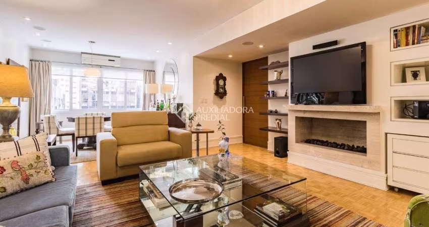 Apartamento com 3 quartos à venda na Rua Duque de Caxias, 1234, Centro Histórico, Porto Alegre