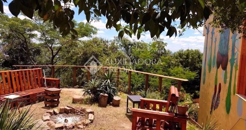 Terreno à venda na Rua Pedro Carneiro Pereira, 40, Teresópolis, Porto Alegre