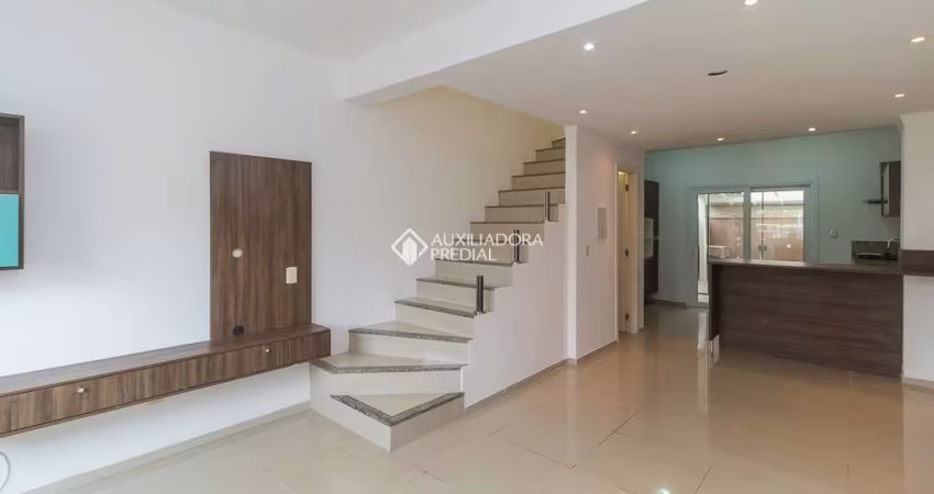 Casa com 2 quartos à venda na Rua Doutor Cláudio Walter Ferreira da Silva, 74, Guarujá, Porto Alegre