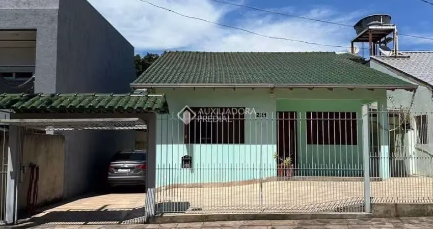 Casa com 3 quartos à venda na Rua Romalino Feijó Frago, 221, Cecília, Viamão