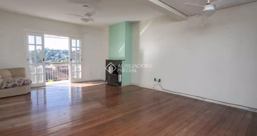 Casa com 3 quartos à venda na Rua Professor Antônio José Remião, 296, Espírito Santo, Porto Alegre