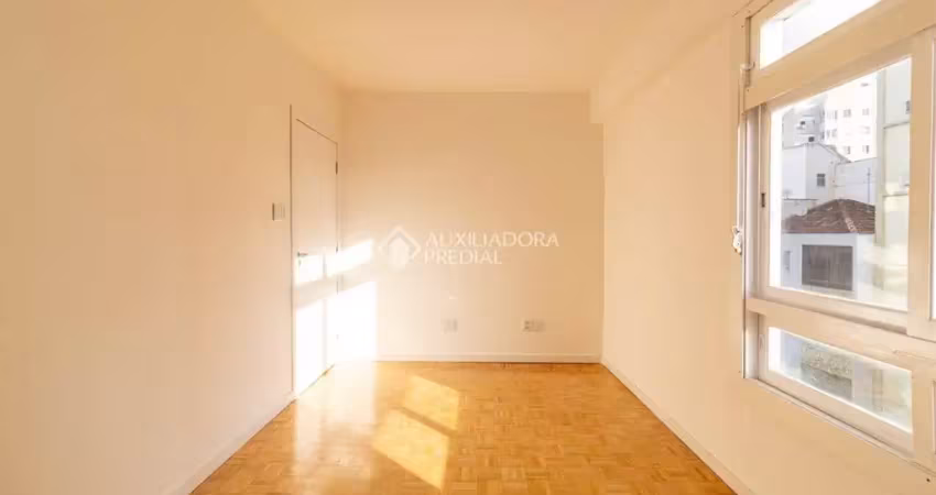 Apartamento com 3 quartos à venda na Rua Duque de Caxias, 741, Centro Histórico, Porto Alegre