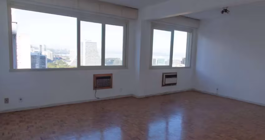 Apartamento com 3 quartos à venda na Rua Duque de Caxias, 1303, Centro Histórico, Porto Alegre