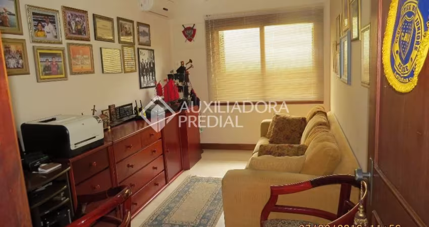 Casa em condomínio fechado com 3 quartos à venda na Rua Padre João Batista Reus, 1040, Camaquã, Porto Alegre