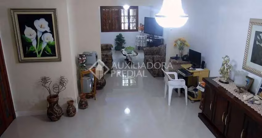 Casa em condomínio fechado com 3 quartos à venda na Rua Veador Porto, 700, Santana, Porto Alegre