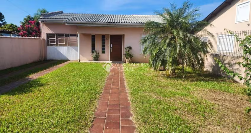Casa com 3 quartos à venda na Rua Sapucaia, 161, Niterói, Canoas