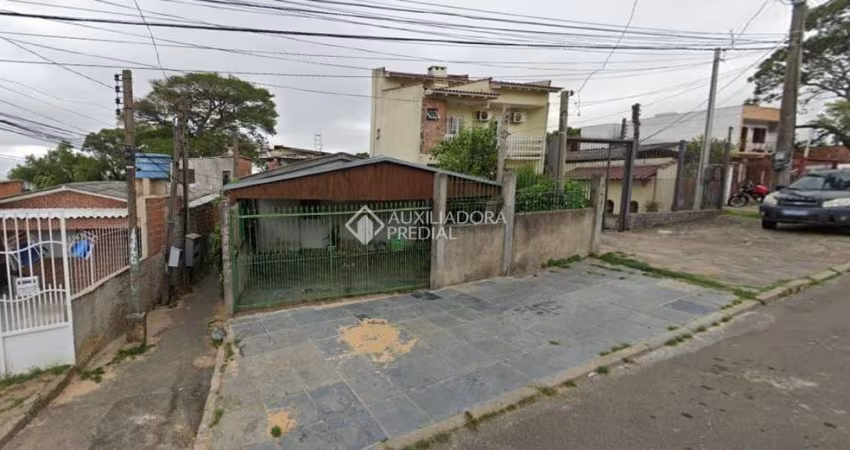 Casa com 2 quartos à venda na Rua Seival, 128, Vila Jardim, Porto Alegre