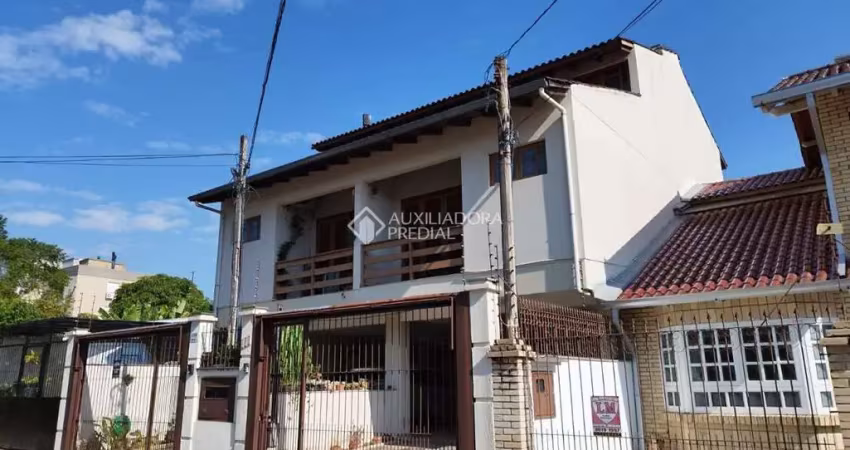 Casa com 3 quartos à venda na Rua Walter Kaufmann, 135, Jardim Itu Sabará, Porto Alegre