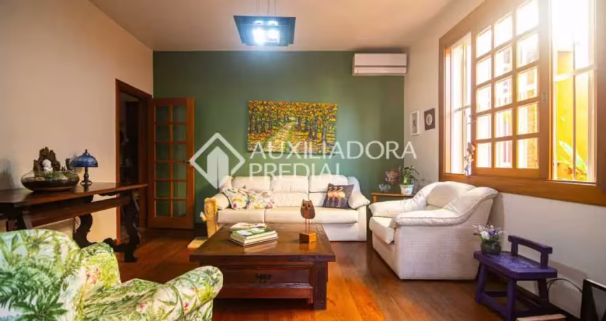 Casa com 4 quartos à venda na Rua Mariz e Barros, 482, Petrópolis, Porto Alegre