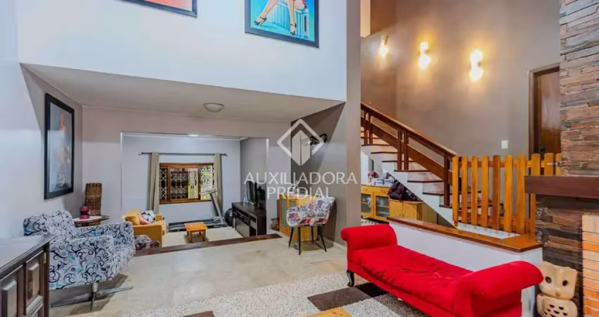 Casa com 3 quartos à venda na Praça Dom Pedro, 37, Vila Ipiranga, Porto Alegre