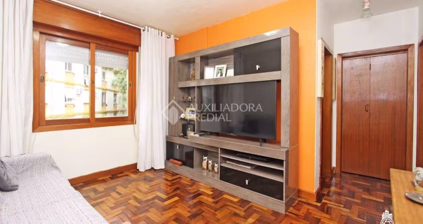 Apartamento com 2 quartos à venda na Rua Roque Calage, 280, Passo da Areia, Porto Alegre