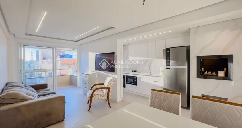 Apartamento com 3 quartos à venda na Rua Roque Calage, 247, Passo da Areia, Porto Alegre