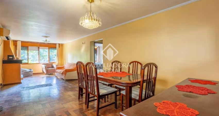 Casa com 7 quartos à venda na Rua das Caravelas, 243, Vila Ipiranga, Porto Alegre
