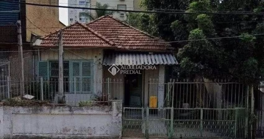 Terreno à venda na Rua Antônio Joaquim Mesquita, 141, Passo da Areia, Porto Alegre