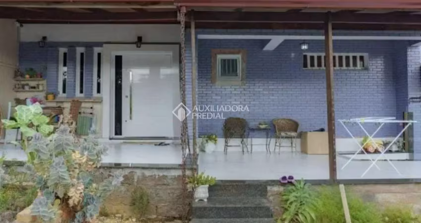 Casa com 3 quartos à venda na Beco Antônio Carvalho, 2349, Jardim Carvalho, Porto Alegre