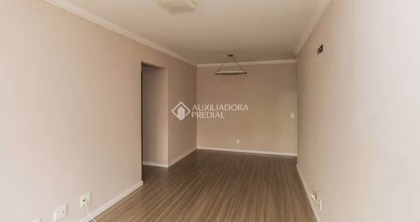 Apartamento com 2 quartos para alugar na Avenida Protásio Alves, 5126, Petrópolis, Porto Alegre