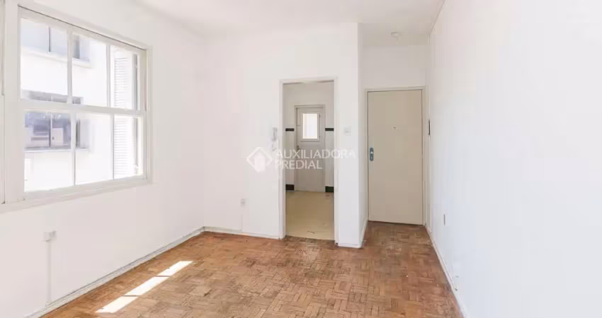 Apartamento com 2 quartos para alugar na Avenida Protásio Alves, 1320, Petrópolis, Porto Alegre