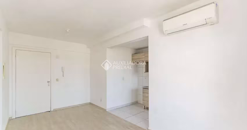 Apartamento com 2 quartos para alugar na Rua Aurélio Porto, 184, Partenon, Porto Alegre