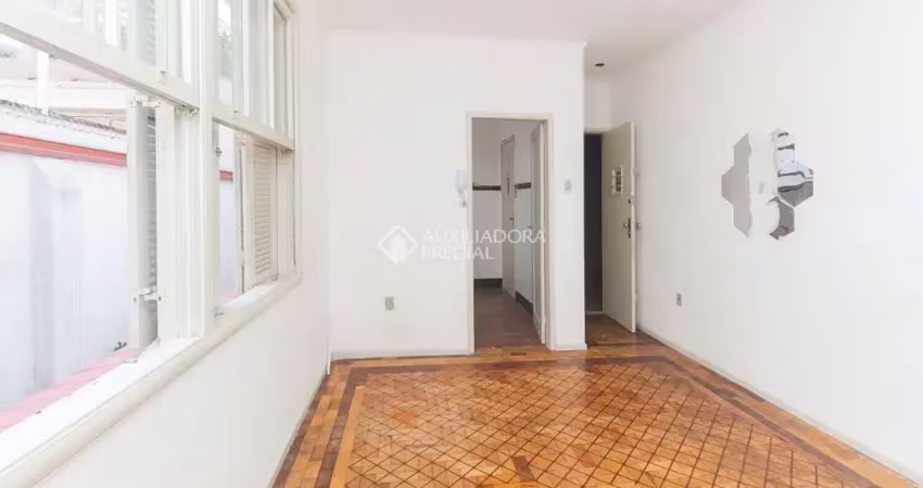 Apartamento com 2 quartos para alugar na Avenida Protásio Alves, 1320, Petrópolis, Porto Alegre