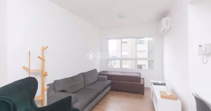 Apartamento com 2 quartos para alugar na Rua Attílio Bilibio, 251, Jardim Carvalho, Porto Alegre