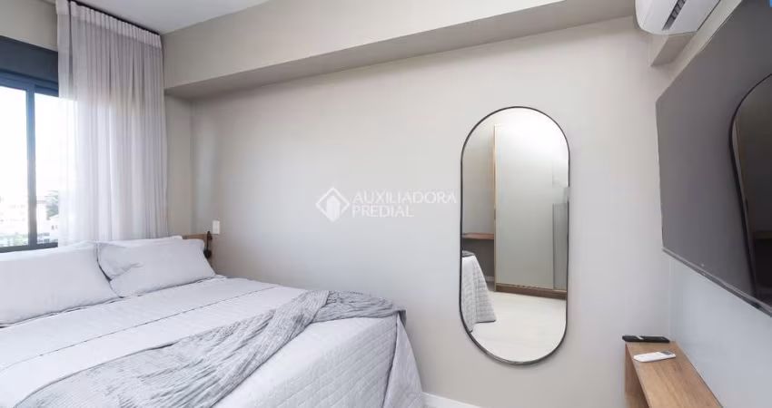 Loft com 1 quarto para alugar na Rua Casemiro de Abreu, 576, Bela Vista, Porto Alegre