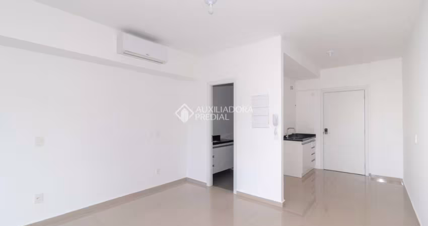 Loft com 1 quarto para alugar na Cassilda Flora Zaffari, 60, Teresópolis, Porto Alegre
