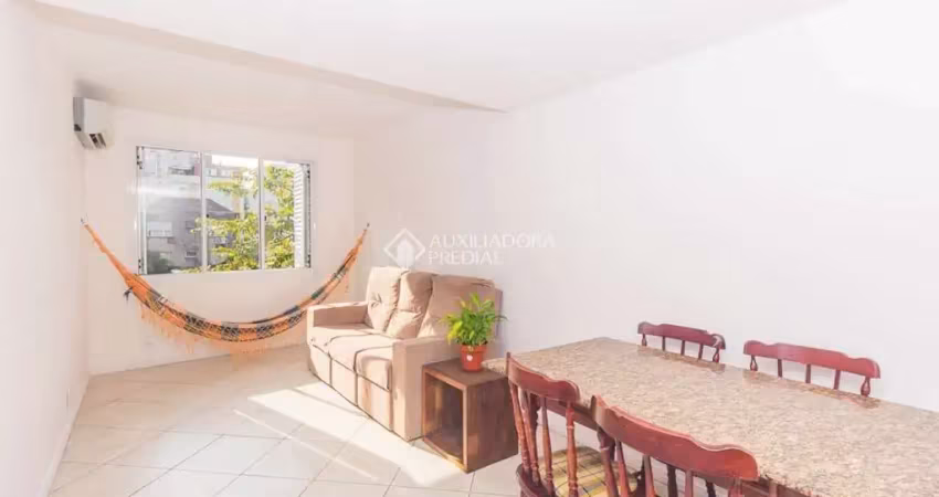 Apartamento com 2 quartos para alugar na Rua Santa Terezinha, 160, Farroupilha, Porto Alegre