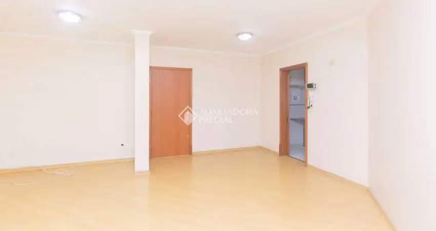 Apartamento com 2 quartos para alugar na Avenida José Gertum, 521, Chácara das Pedras, Porto Alegre