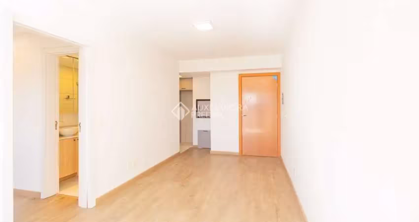 Apartamento com 3 quartos para alugar na Rua Monteiro Lobato, 334, Partenon, Porto Alegre
