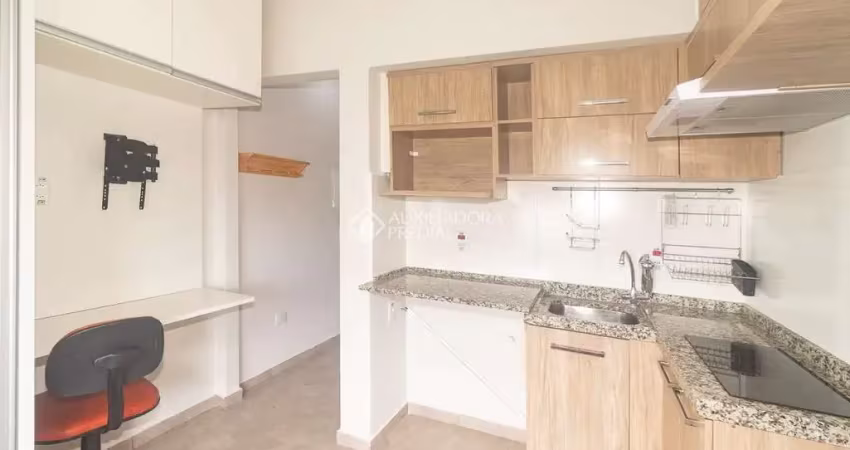 Kitnet / Stúdio para alugar na Avenida Senador Salgado Filho, 359, Centro Histórico, Porto Alegre