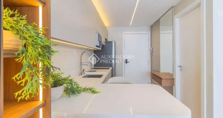 Loft com 2 quartos para alugar na Rua Silva Jardim, 785, Bela Vista, Porto Alegre