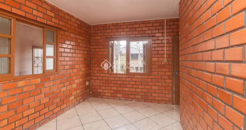 Casa em condomínio fechado com 2 quartos para alugar na Rua Espir Rivaldo, 105, Morro Santana, Porto Alegre