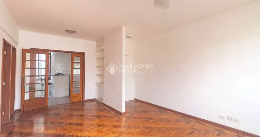 Apartamento com 3 quartos para alugar na Rua Felipe Camarão, 147, Rio Branco, Porto Alegre