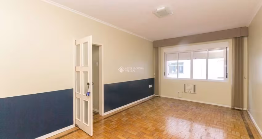Apartamento com 3 quartos para alugar na Rua Tomaz Flores, 55, Independência, Porto Alegre