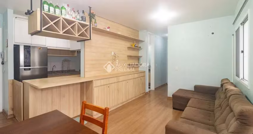 Apartamento com 3 quartos para alugar na Avenida José Aloísio Filho, 595, Humaitá, Porto Alegre